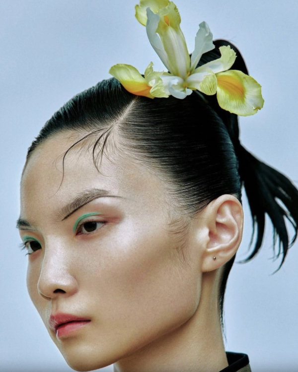 40 Colorful Shoes & Accessories to Brighten Your Bridal Look