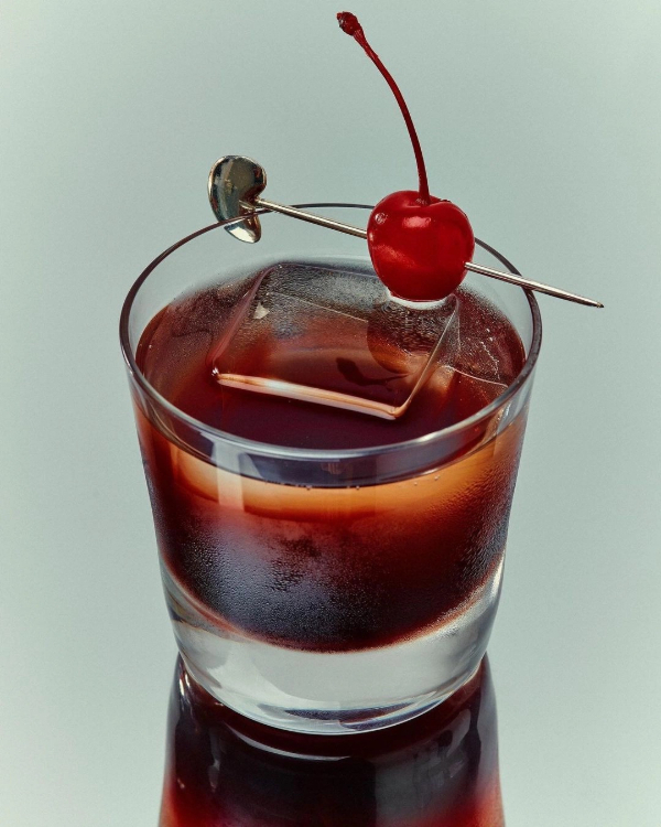 7 Sip-Worthy Cocktails for Every Wedding Style