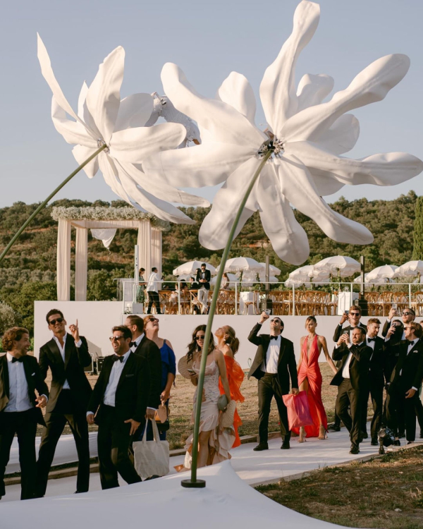 9 Best Wedding Photographers in France | French Luxury Photographers | Photography in Paris | Famous, Professional