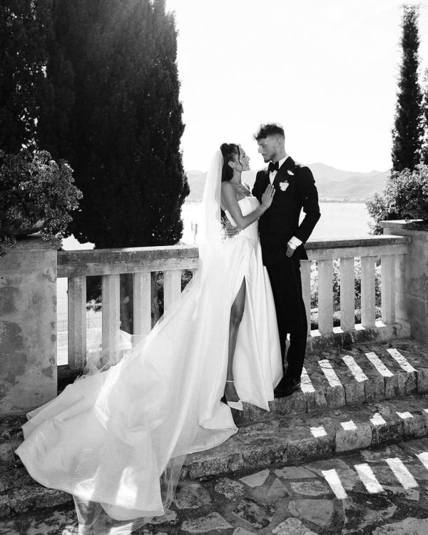 9 Best Wedding Photographers in France | French Luxury Photographers | Photography in Paris | Famous, Professional