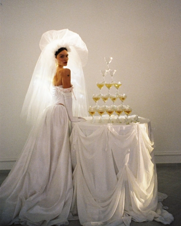 40 Trendy Ideas for Serving Your Wedding Cocktails — photo 2