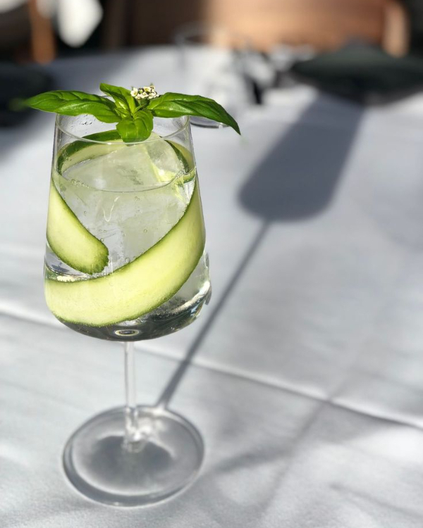 7 Sip-Worthy Cocktails for Every Wedding Style