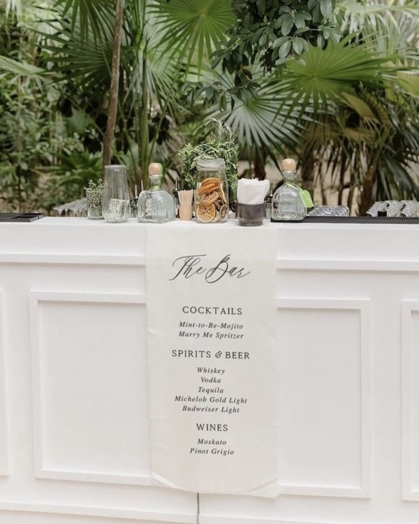 30 Unique Bar Sign Ideas to Elevate Your Wedding Design