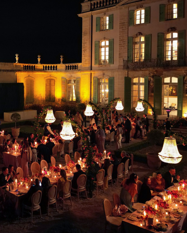 9 Best Wedding Photographers in France | French Luxury Photographers | Photography in Paris | Famous, Professional