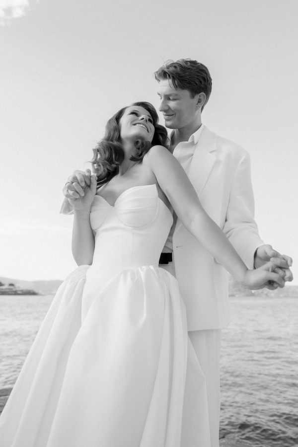 Photographers Beige and Wine