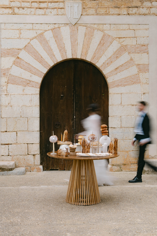 Photographers Beige and Wine