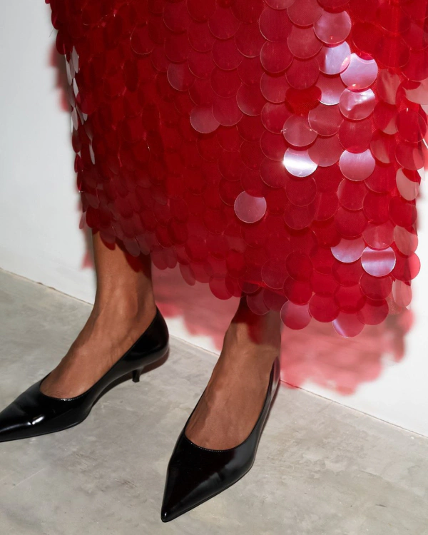 20 Chic Dresses Perfect for a Winter Wedding — photo 2