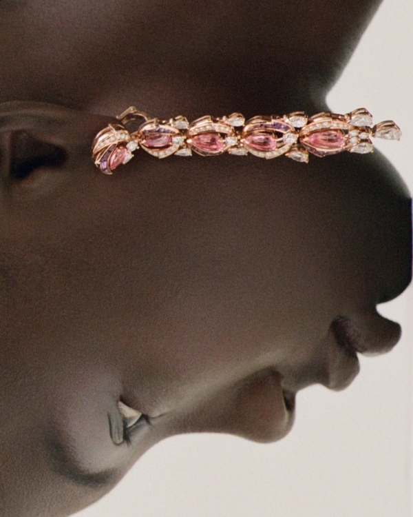 The Bridal Beauty Emergency Kit | 10 Bridal Beauty Essential: From Setting Spray to Sewing Kit