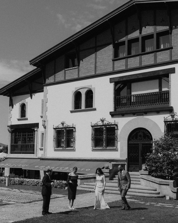 A Vibrant Mermaid-Inspired Wedding in the Basque Country