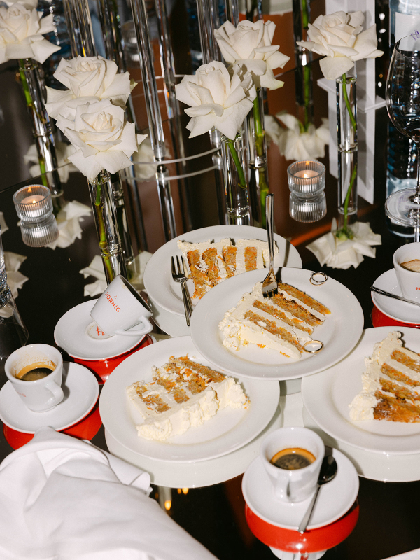 Photographers Beige and Wine