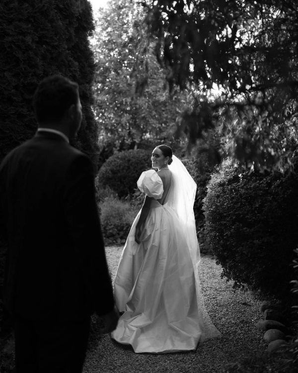 The Pros & Cons of a First Look