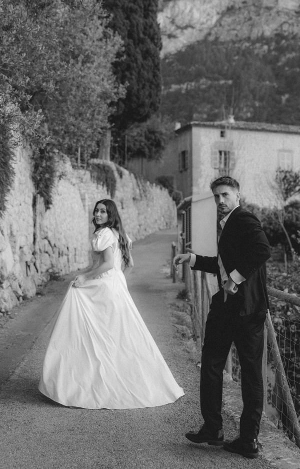 Photographers Beige and Wine