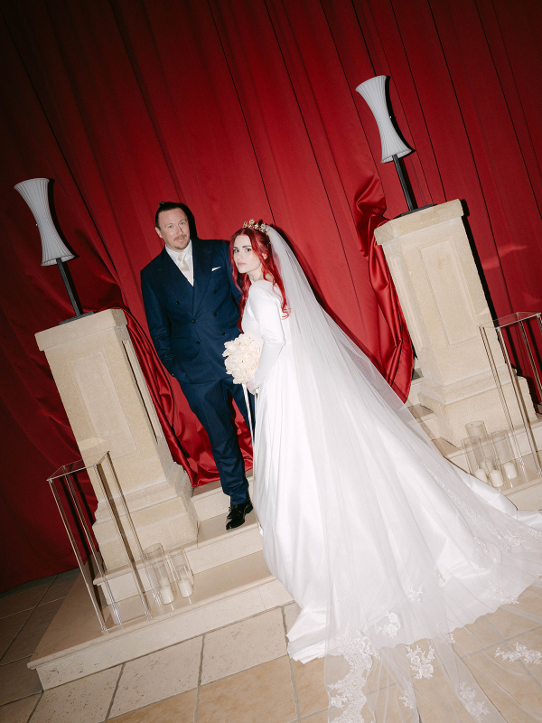 Photographers Beige and Wine