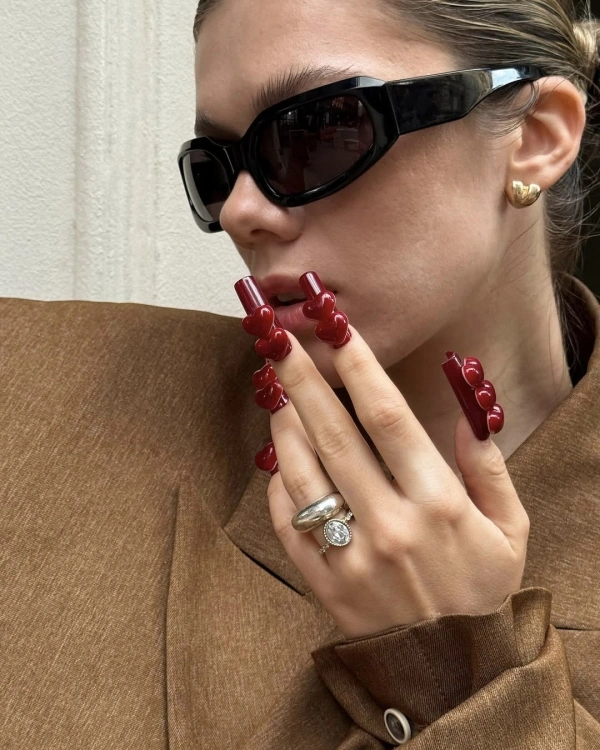 30 Chic Valentine's Day Nail Ideas — photo 1