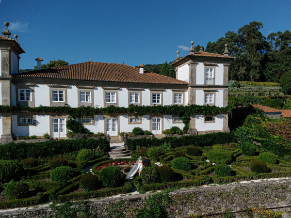 Photographers Eden Xuân