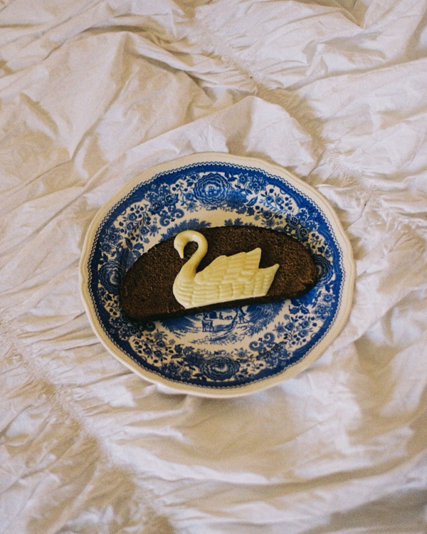 Plan the Perfect Galentine’s Day: 30 Chic Food, Drink, and Decor Ideas