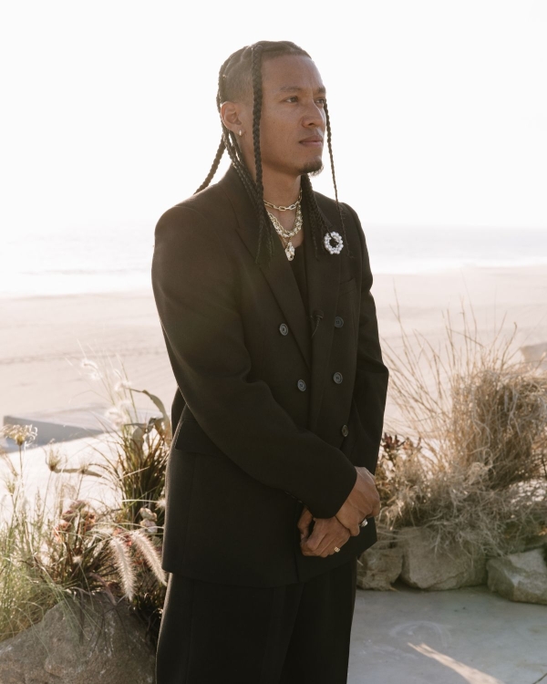 A Sculptural Golden Hour Wedding Along the Cliffs of Cabo