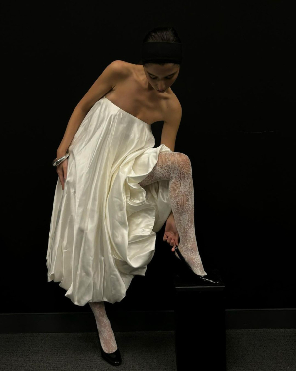 9 Chic Ways to Style Your Bridal Dress for a Winter Wedding