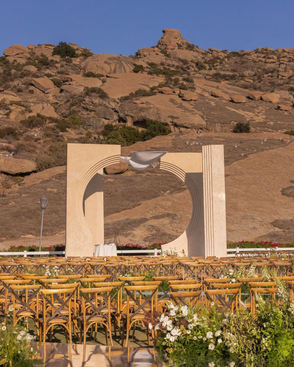 40 Creative Wedding Arch & Backdrop Ideas for an Unforgettable Ceremony