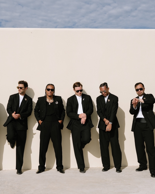 A Sculptural Golden Hour Wedding Along the Cliffs of Cabo