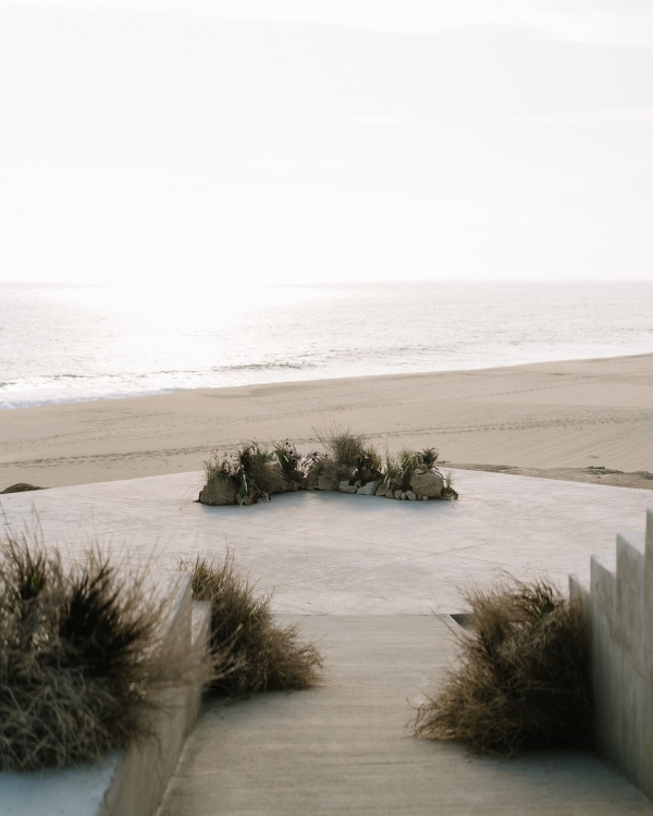A Sculptural Golden Hour Wedding Along the Cliffs of Cabo