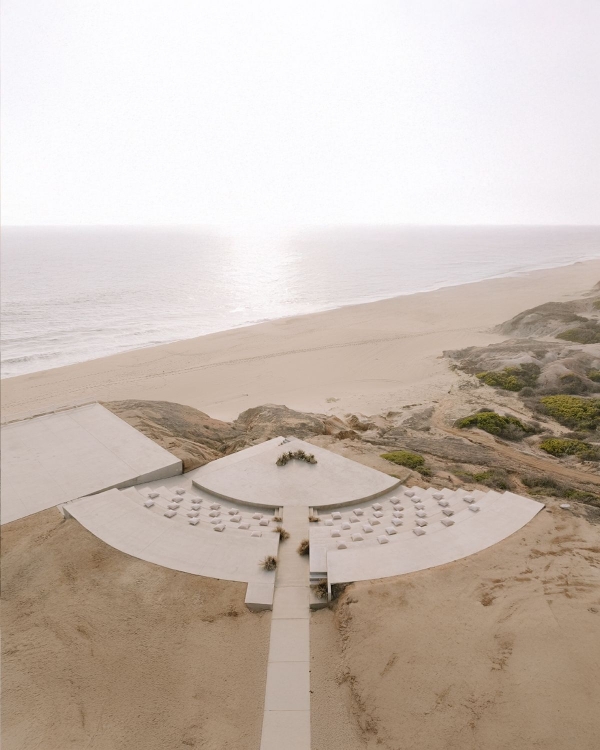 A Sculptural Golden Hour Wedding Along the Cliffs of Cabo