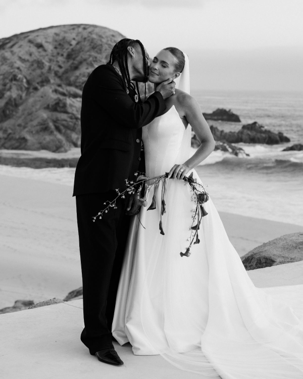 A Sculptural Golden Hour Wedding Along the Cliffs of Cabo