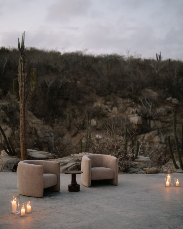A Sculptural Golden Hour Wedding Along the Cliffs of Cabo