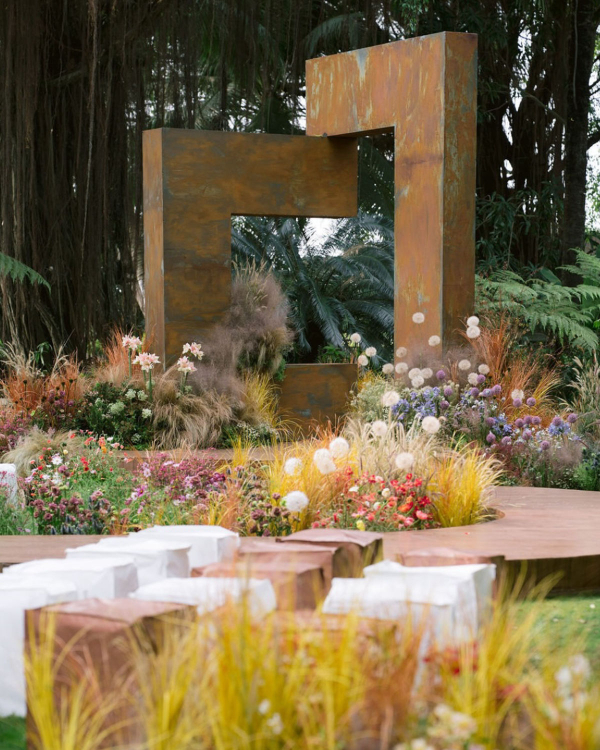 40 Creative Wedding Arch & Backdrop Ideas for an Unforgettable Ceremony