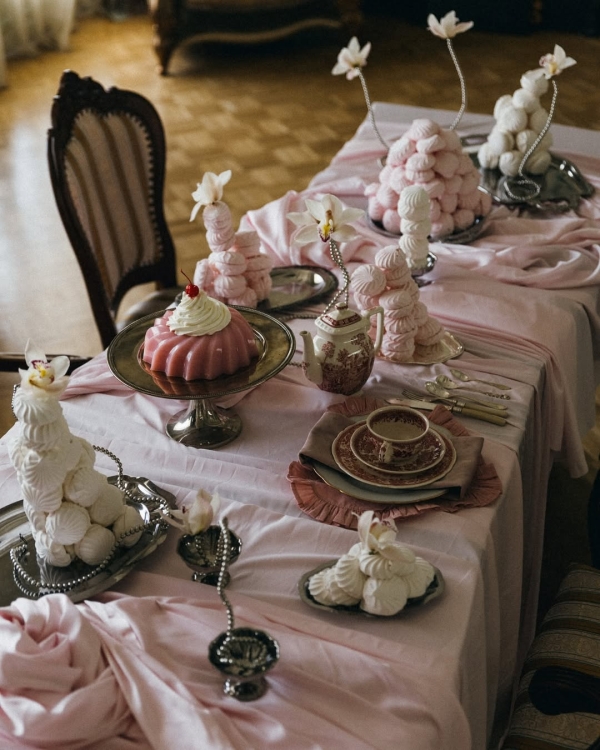 Plan the Perfect Galentine’s Day: 30 Chic Food, Drink, and Decor Ideas