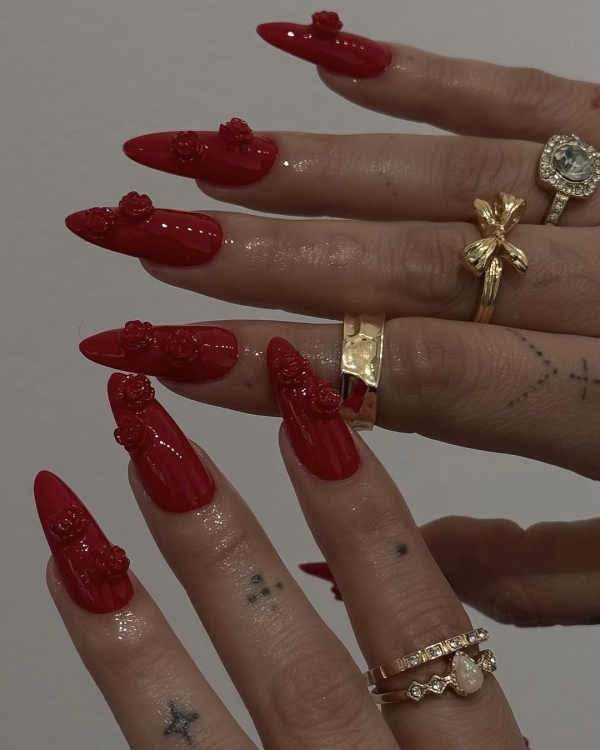 30 Chic Valentine's Day Nail Ideas