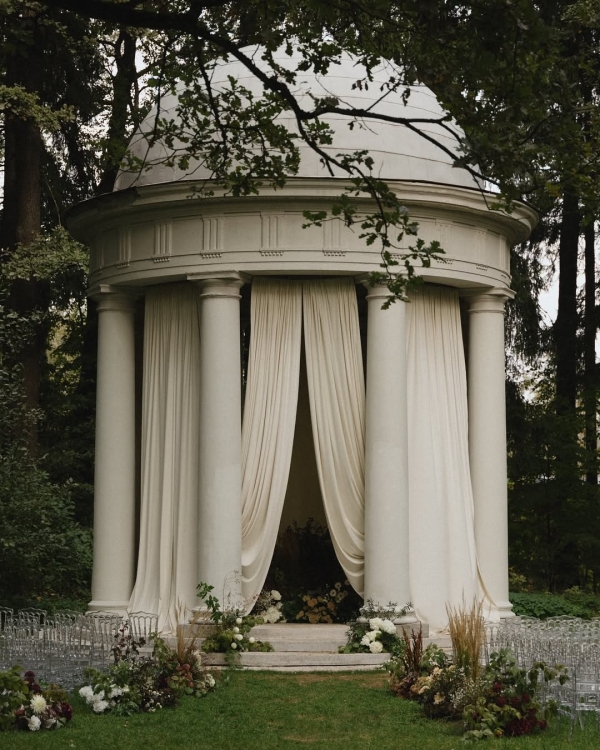 The Smart Guide to Planning a Wedding on a Budget: Expert Advice from Wedding Planners