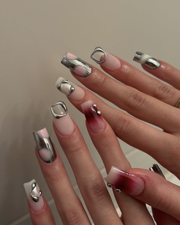 30 Chic Valentine's Day Nail Ideas