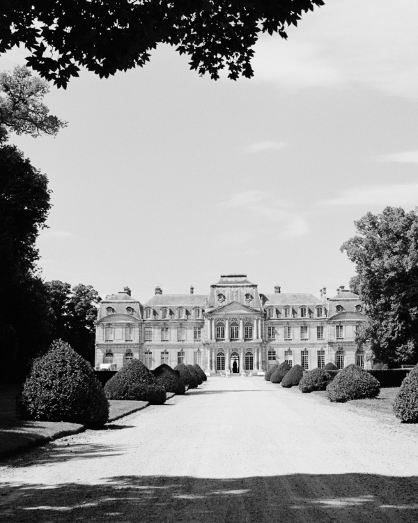 An Intimate Parisian Wedding Amidst an Elegant Château Garden