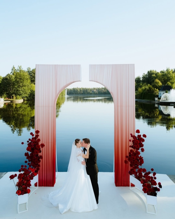 40 Creative Wedding Arch & Backdrop Ideas for an Unforgettable Ceremony