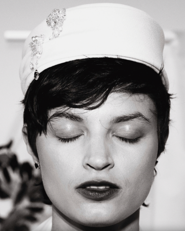 9 Chic Ways to Style Your Bridal Dress for a Winter Wedding