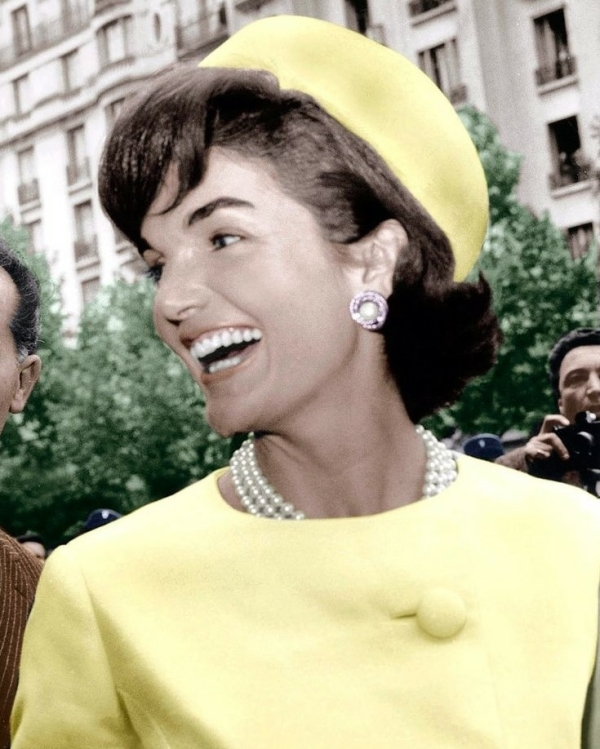 Jackie Kennedy’s Style | Iconic Looks | Outfits, Dresses, Hair | Influence on Fashon