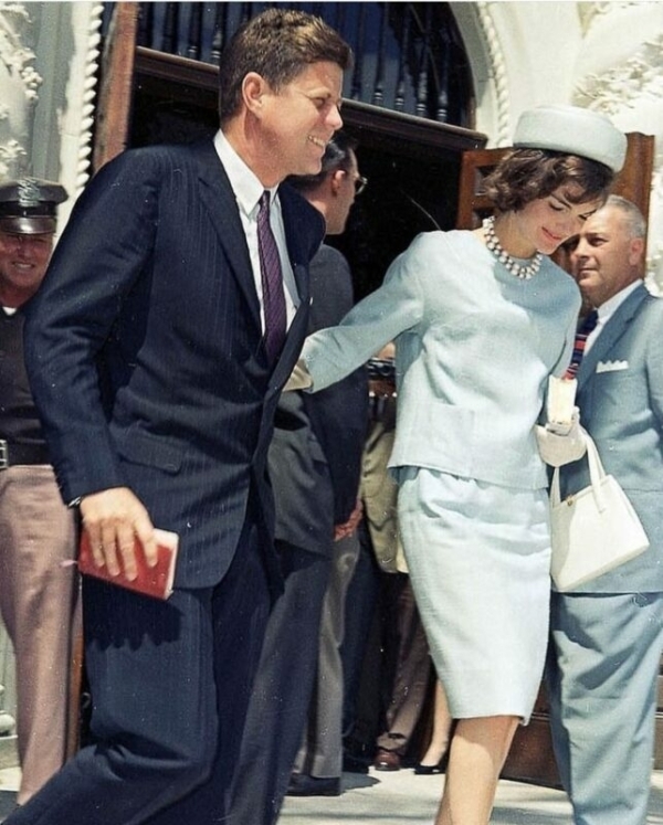 Jackie Kennedy’s Style | Iconic Looks | Outfits, Dresses, Hair | Influence on Fashon