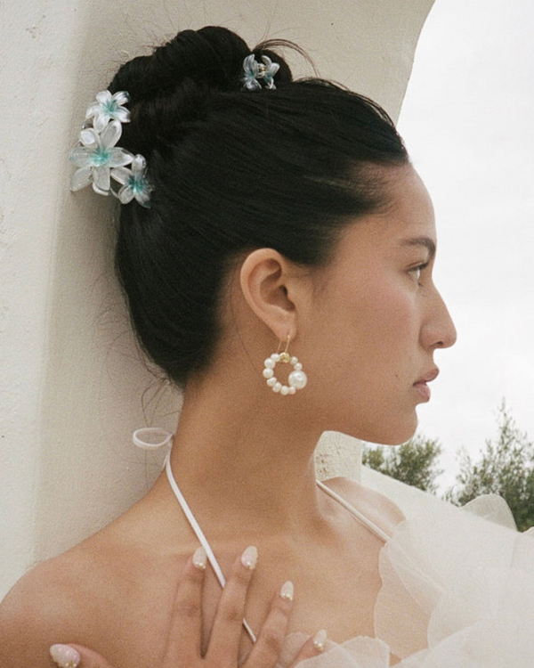 Best Wedding Hair Accessories | Top Modern Bridal Hair Clips, Scrunchies, Headbands