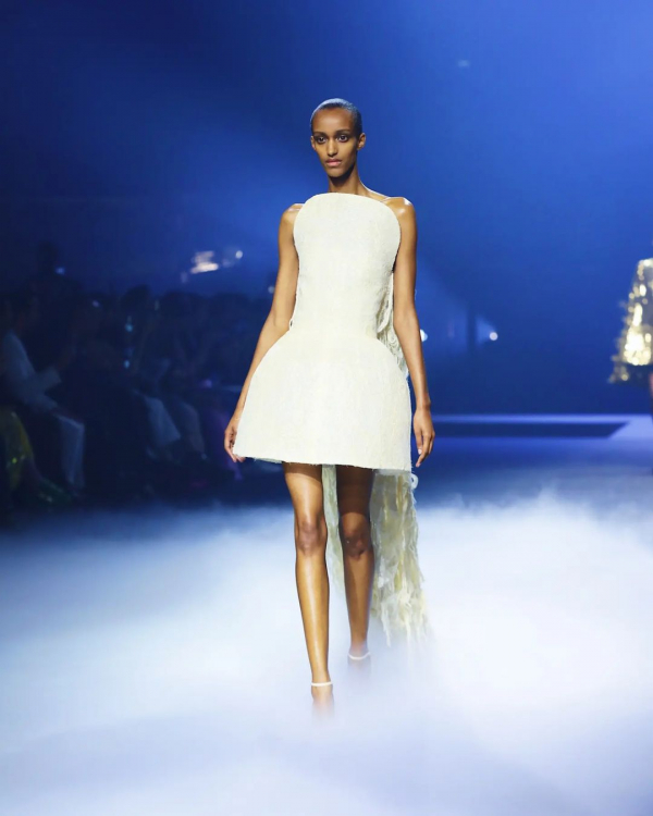 40 Dresses for Brides in Paris Haute Couture Fashon Week 2023 | Wedding Looks, Outfits