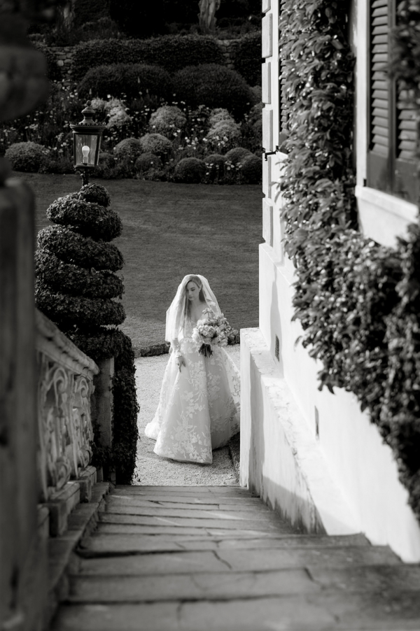 Romantic Wedding in Villa del Balbianello Venue, Lake Como | Italian-Style Photos