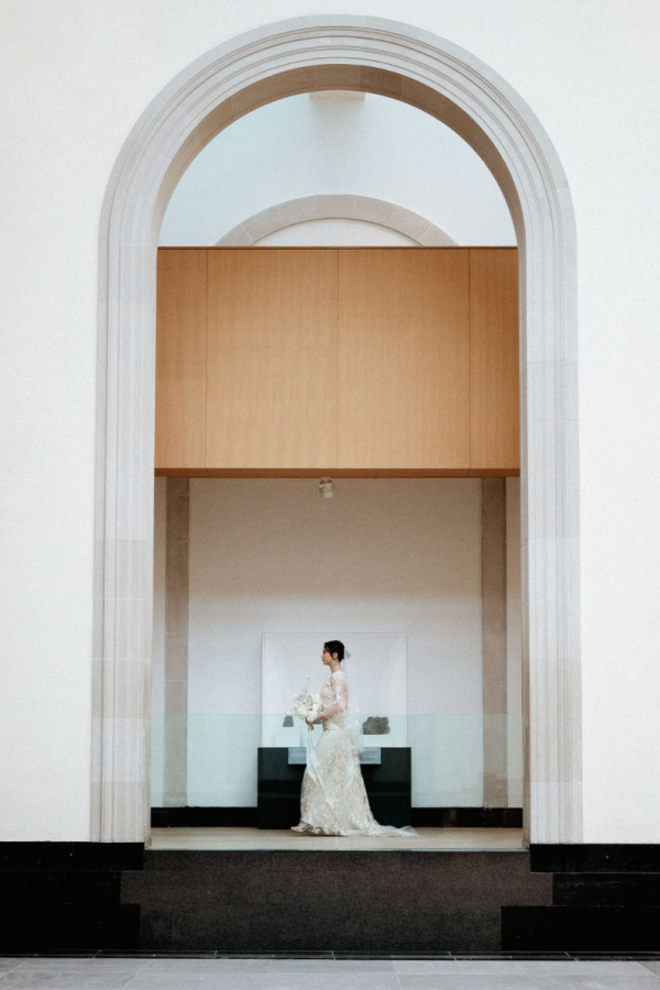 Wedding Shoot at the Art Gallery of Ontario Photos | Bridal Photoshoot Ideas