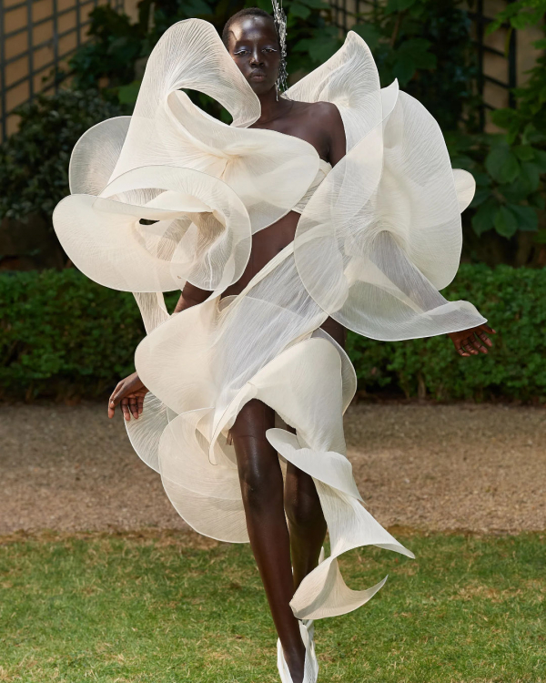 40 Dresses for Brides in Paris Haute Couture Fashon Week 2023 | Wedding Looks, Outfits