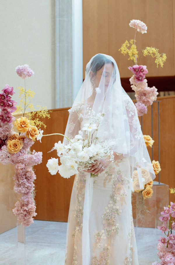 Wedding Shoot at the Art Gallery of Ontario Photos | Bridal Photoshoot Ideas