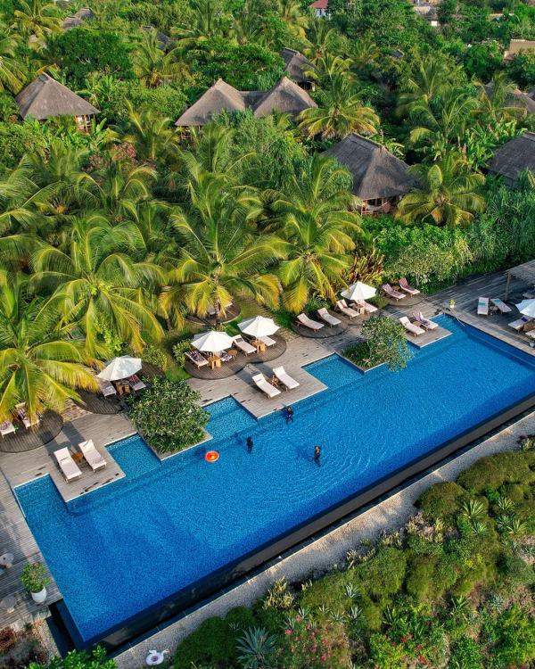 Unusual Honeymoon Destinations in the World | Best Offbeat Honeymoon Places | Top Resorts