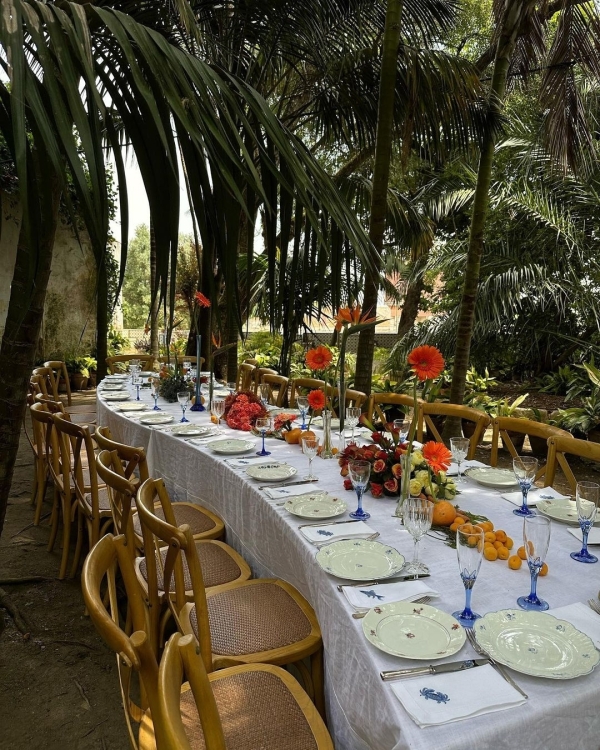 Trend: Curved Tablescapes