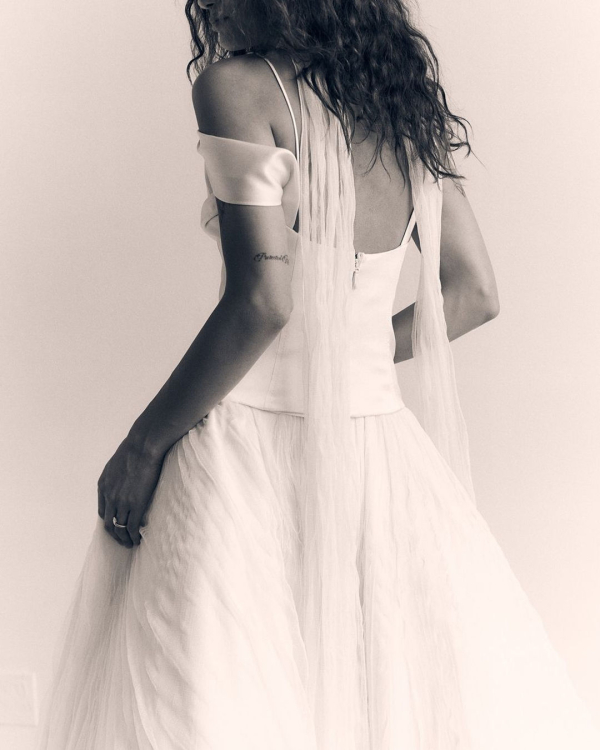 Trend: Neck Scarf Bridal