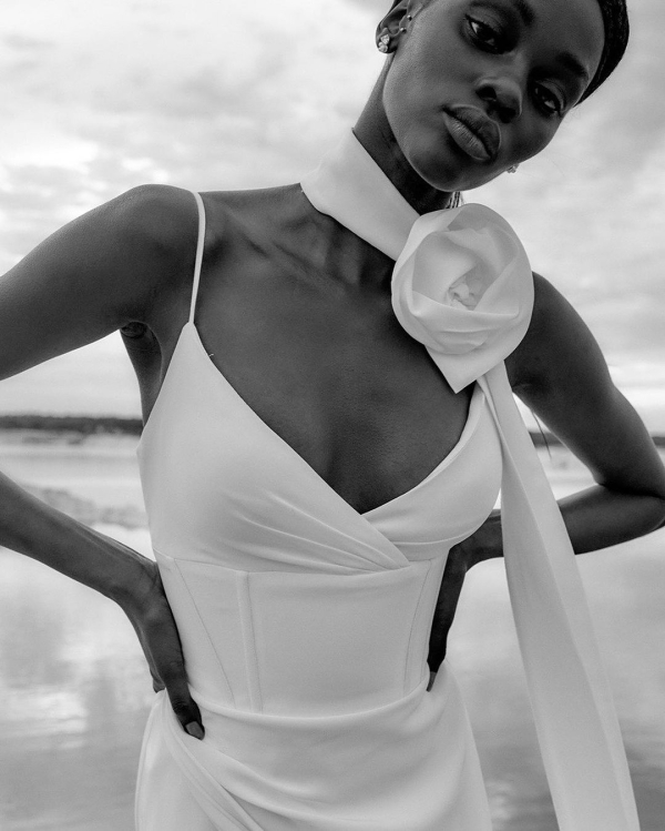 Trend: Neck Scarf Bridal