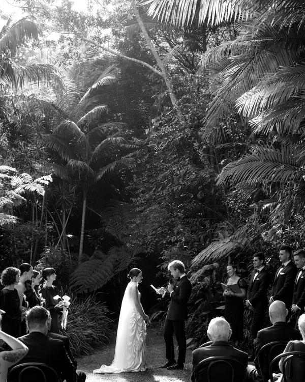 Wedding Story Under the Palm Trees in Australia | Real Wedding: Grace & Josh