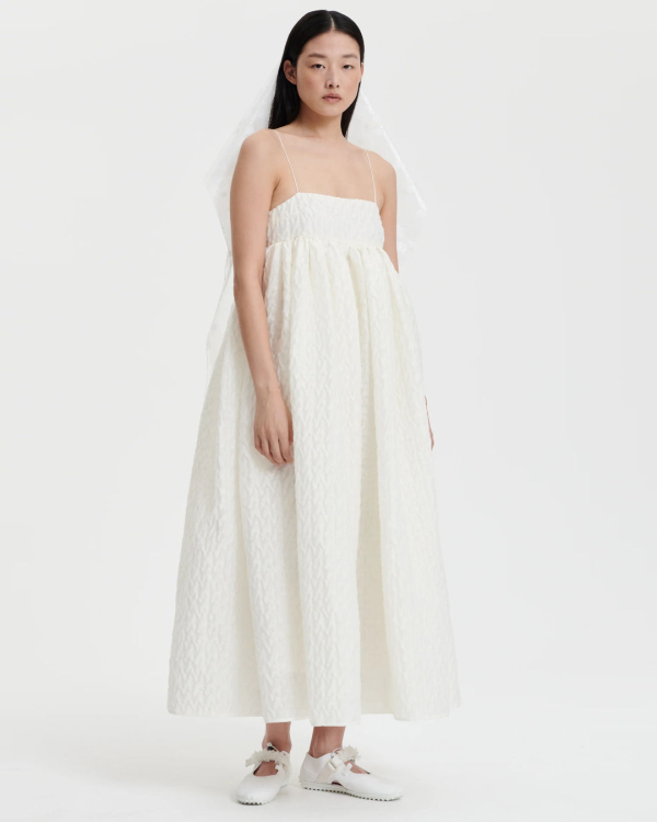30 Trendy Bridal Dresses Under $2,000